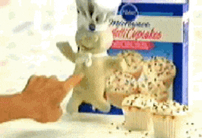 ⁣PILLSBURY CINNAMON ROLL CAN EXPLODES IN A MAN'S BUTT 😬 DURING A SHOPLIFTING INCIDENT