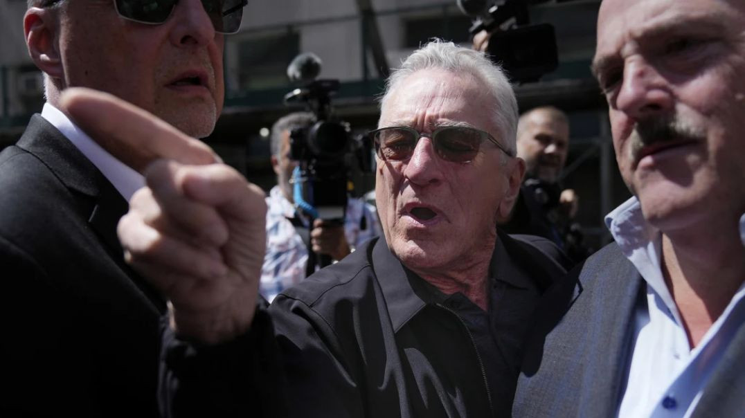 ⁣'YOU ARE GANGSTERS!' ₪ ROBERT DE NIRO GASLIGHTS TRUMP SUPPORTERS AND GETS CALLED A MOOK