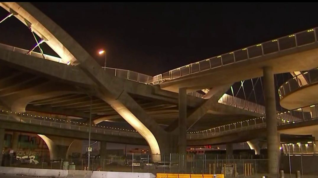 ⁣💲6,000,000 6TH STREET BRIDGE IN LA HAS BEEN DARK FOR 6 MONTHS 🌉 THIEVES STEAL 6 MILES OF COPPER