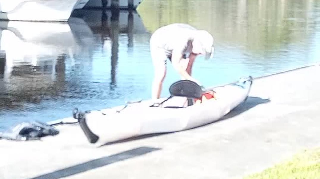 ⁣NO RESTROOMS!  Learning how to build a boat in a box at Curtis Lee Johnson boat launch!