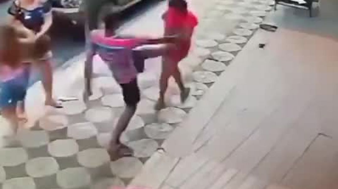 ⁣Invader easily smacks child abused with parental and family loss!