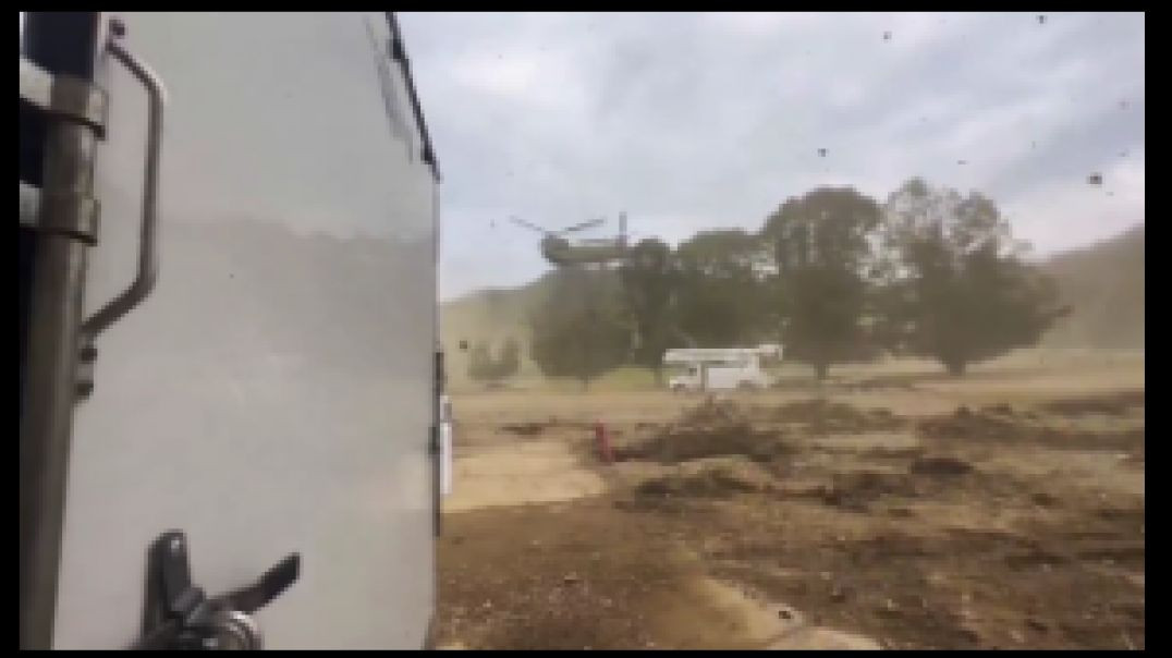 ⁣CHINOOK 🚁 ROTOR WASHES A RELIEF CAMP IN WESTERN NORTH CAROLINA