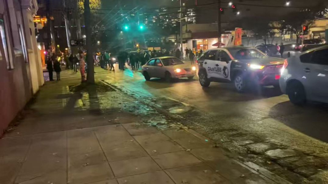 SEATTLE POLICE SHUT DOWN PANTIFA ELECTION NIGHT RIOT ☈ NEAR CHAZ AUTONOMOUS ZONE OCCUPATION