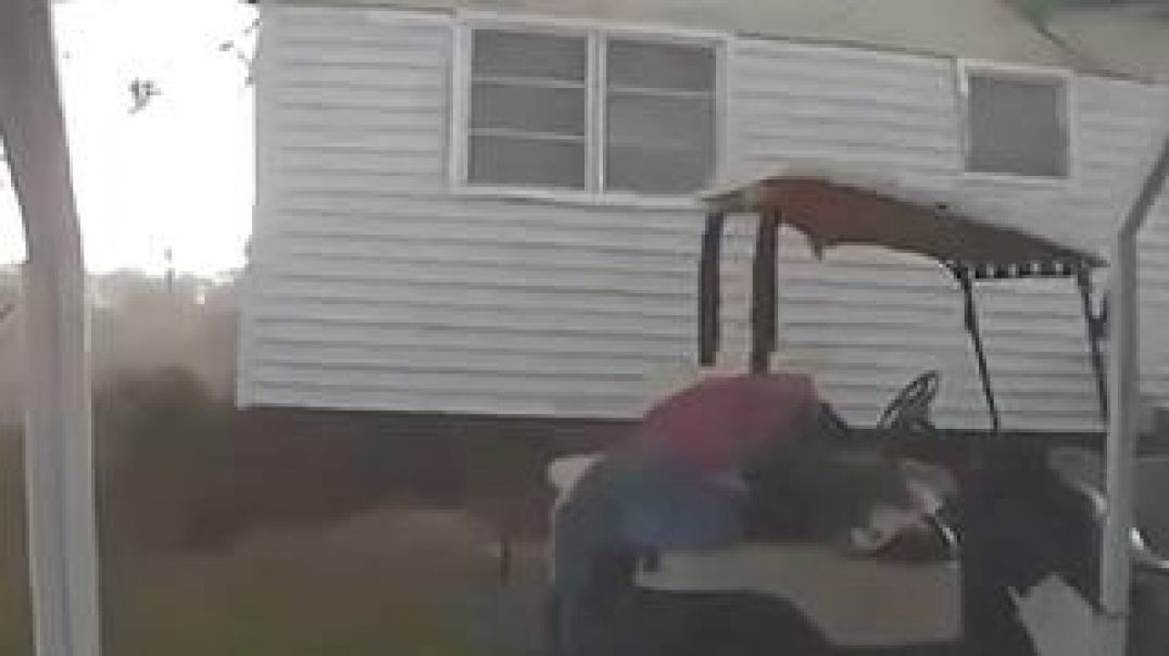⁣THIS STORM DIDN'T BLOW OVER 💨🏚 IT ALMOST BLEW HER HOUSE AWAY❗