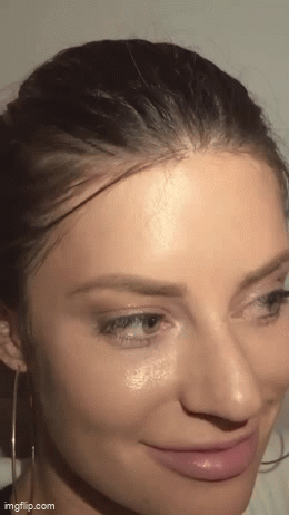 ⁣SCIENCE GIRL CAN CONTROL HER PUPIL'S DILATION AND CONSTRICTION 👁 CAN YOU DO IT⁉️