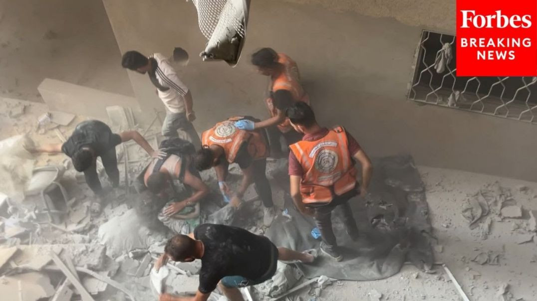 ⁣FIRST RESPONDERS RUSH TO SITE 🏫💥 OF ISRAELI STRIKE IN GAZA CITY, GAZA