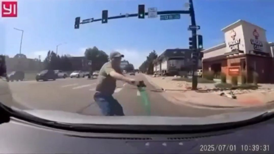 LOOK BOTH WAYS 🛴 BEFORE YOU SCOOT❗