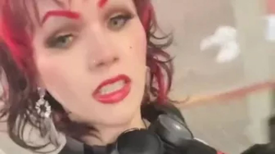 ⁣STRAIGHT DUDE BARKED UP THE WRONG TREE ⚧ AND RAN WHEN HE REALIZED THE WOMAN WAS A GUY