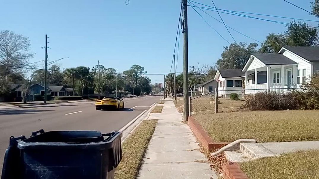 ⁣Tour San Juan Avenue Christmas Eve With Your Owner!