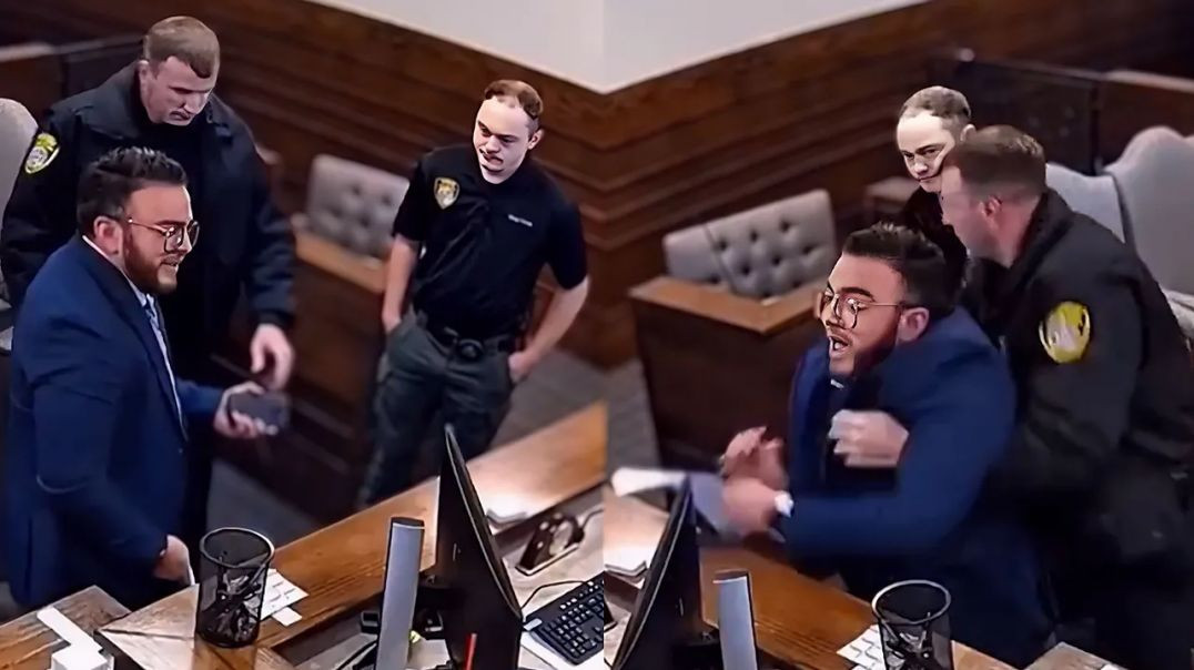 TRANS FEMALE LAWYER GETS ARRESTED ⚧ FOR BERATING JUDGE IN COURT