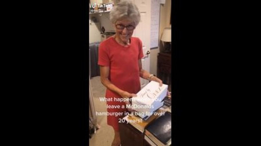 WOMAN OPENS 24-YEAR-OLD MCDONALD’S PRODUCTS 🍔🍟 THEY STILL HAVEN’T ROTTED❗
