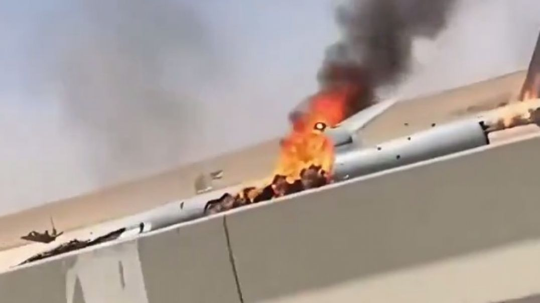 F-15 FLOWN BY THE IDF 🛩💥 CRASHES ON HIGHWAY IN KUWAIT