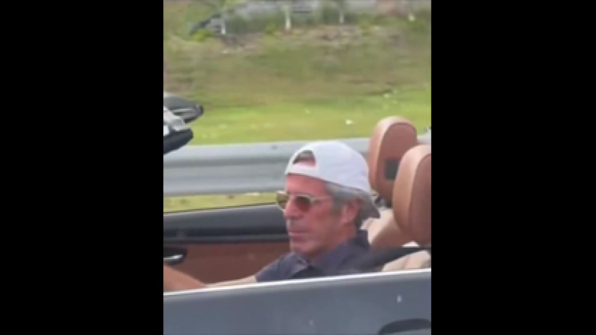 THE INTERNET IS FREAKING OUT AFTER THIS MAN WAS SPOTTED DRIVING IN SOUTH FLORIDA❗