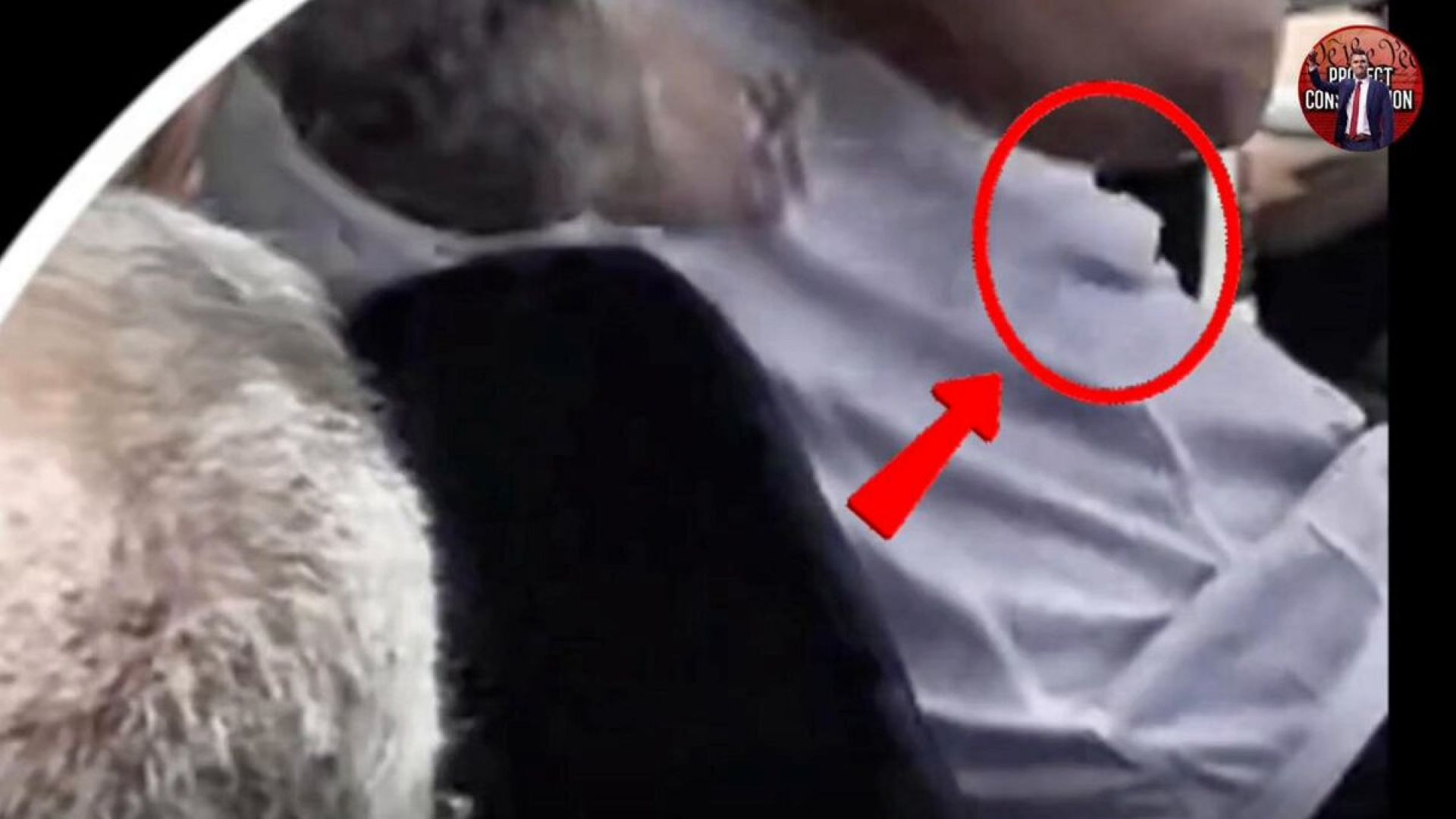 ⁣MYSTERY SOLVEDː WHAT REALLY PULLED THE FABRIC OVER HIS SHOULDER 😳 WE NOW HAVE VISUAL PROOF