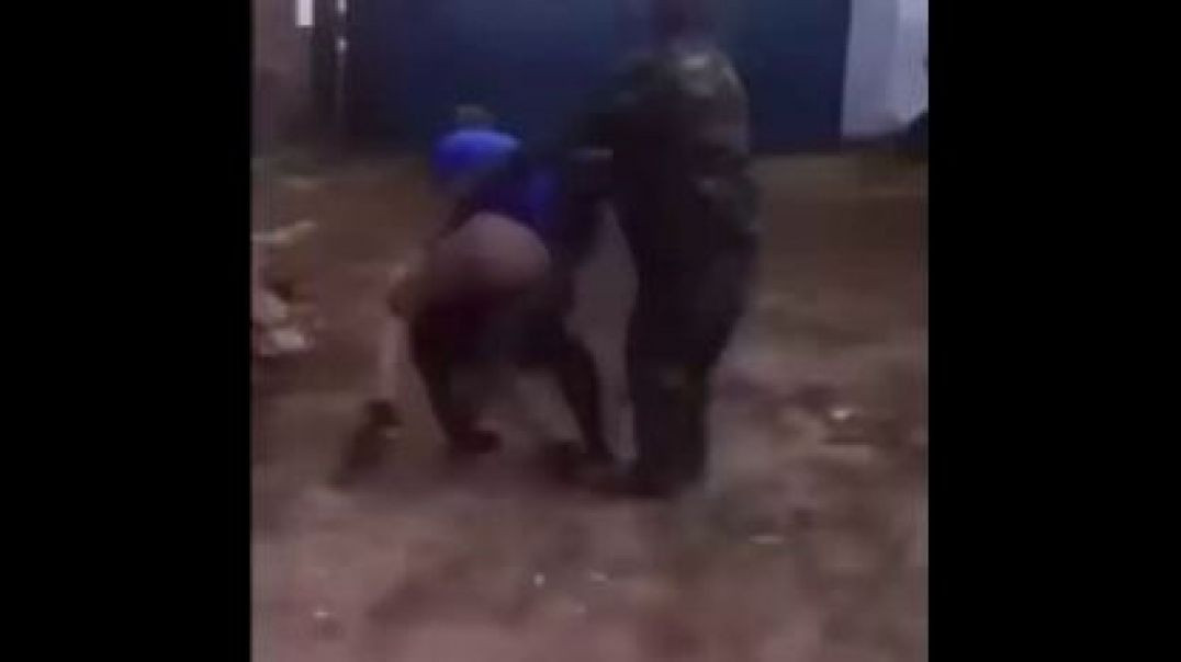 ⁣A PACK OF 4 BLACKS JUMP A LONE WHITE GUY 🥊 AND FIND OUT IT WAS BETTER NOT TO [FAFO]❗