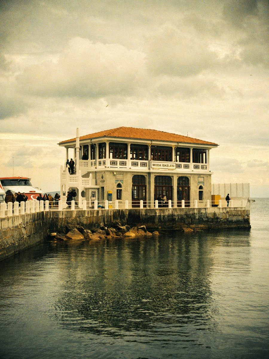 AI Prompt for Cinematic Architecture Imagery: Vintage Moda Pier in Istanbul