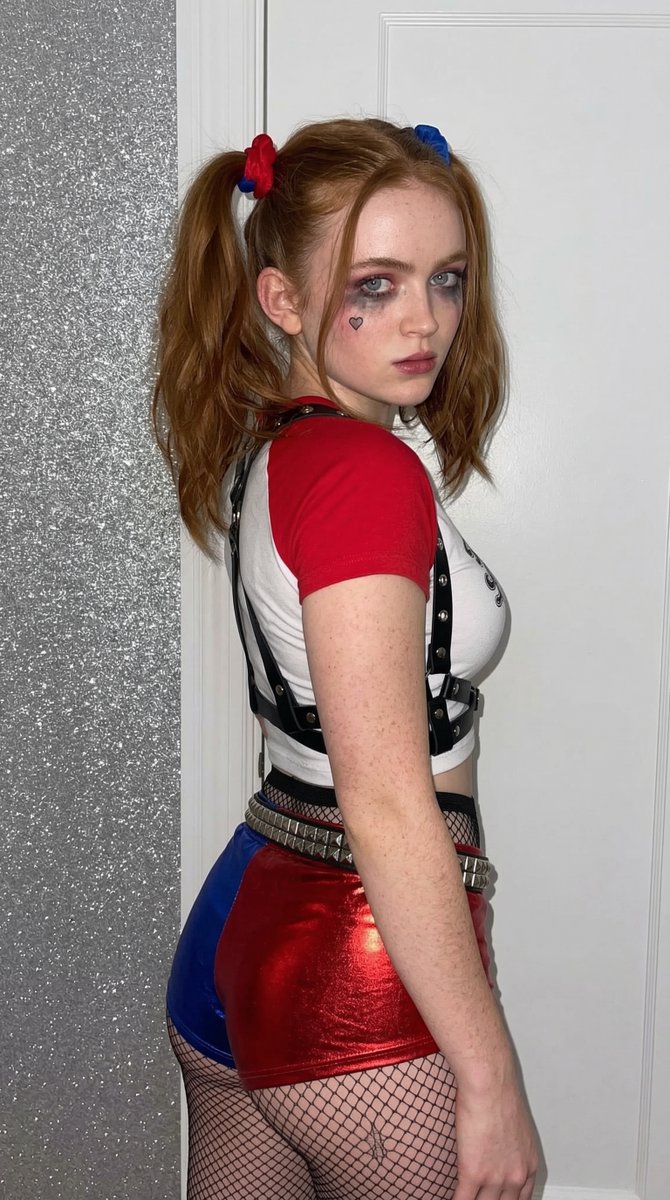 AI Prompt for Harley Quinn Cosplay Image Generation