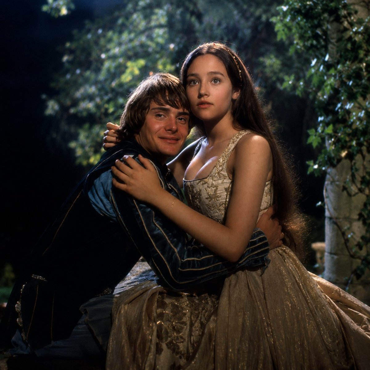AI Prompt for Moonlit Romance Scene - Renaissance Couple