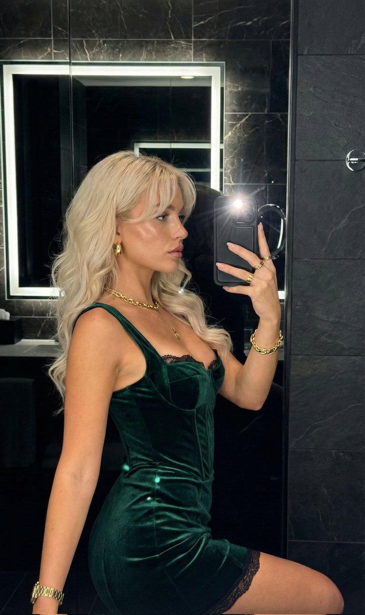 AI Prompt for 8K Mirror Selfie with Night Luxe Aesthetic and Flash Photography