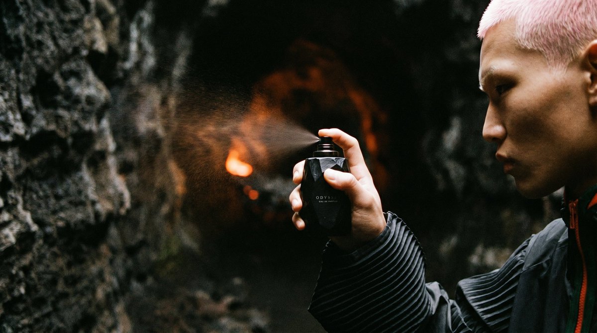 AI Prompt for Cinematic Fashion Photography with a Dark Cave Theme