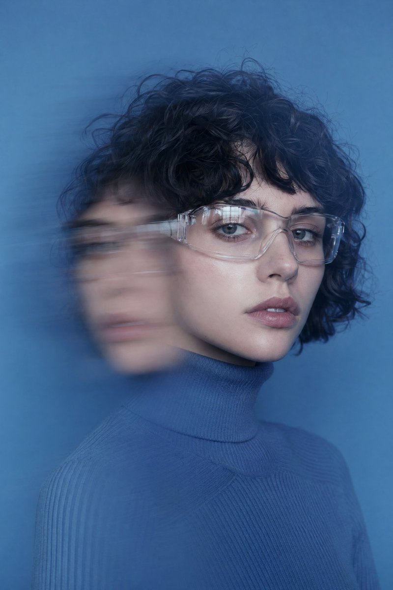 AI Prompt for Double Exposure Motion Blur Fashion Portraits