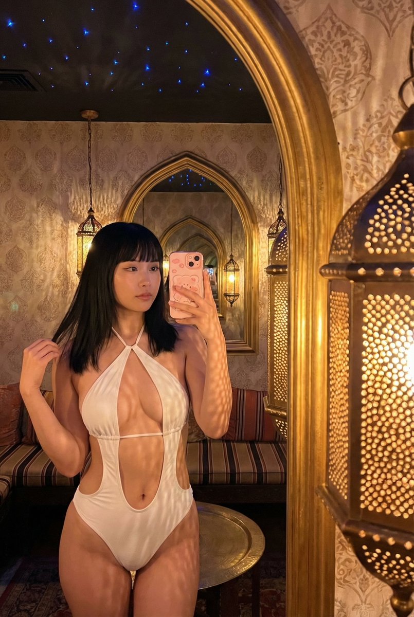 AI Prompt for High-End Profile Picture of Young Adult Woman in Luxurious Setting
