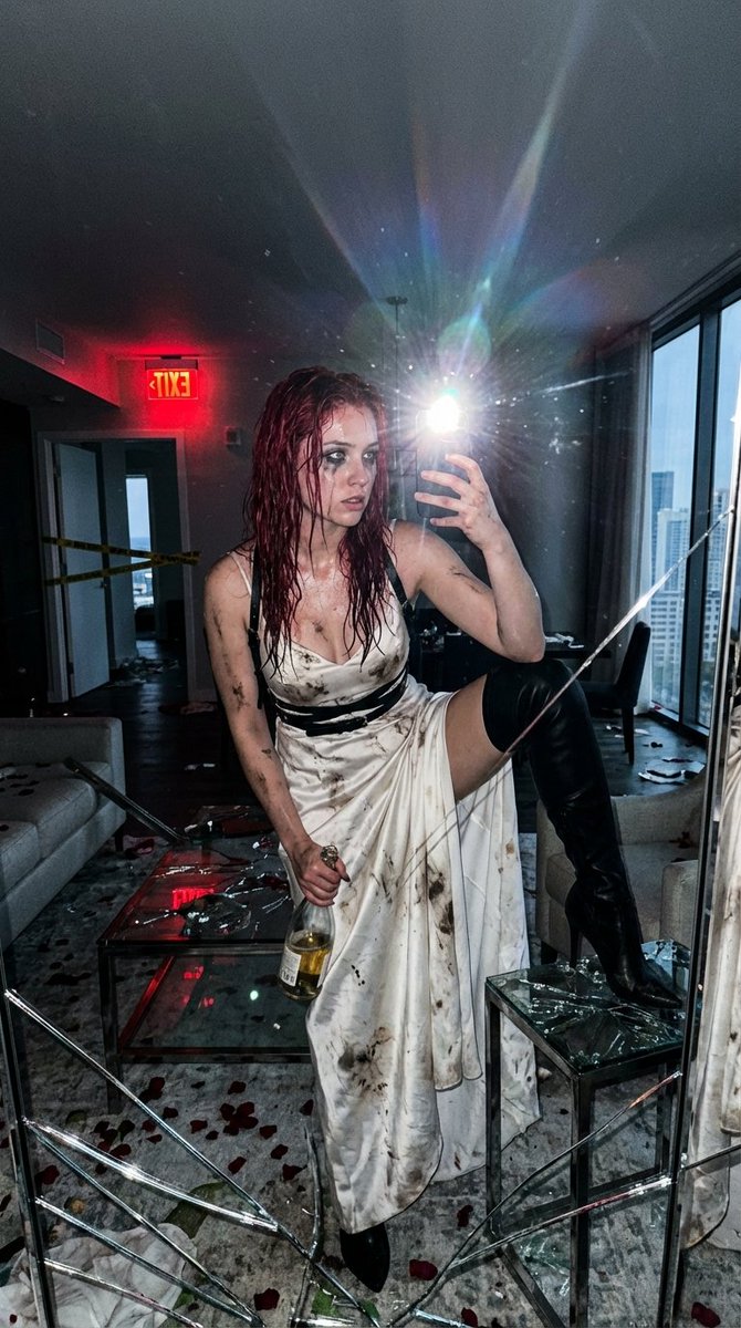 AI Prompt for Hyper-Realistic Cyberpunk Flash Selfie