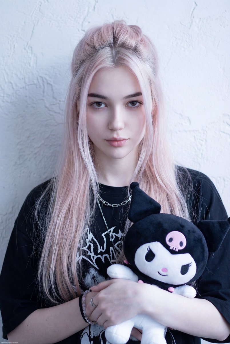 AI Prompt for Influencer Portrait with Kuromi Plush - Nano Banana Pro