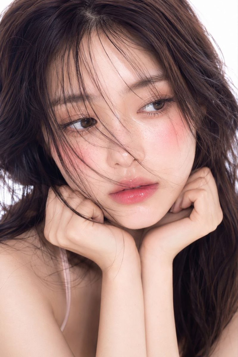 AI Prompt for Korean Beauty and Nature Portraits: Ultra-Realistic Skincare and Forest Scenes