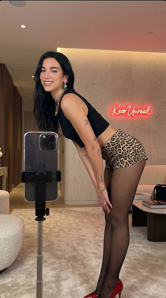 AI Prompt for Luxury Fashion Photography Portrait Image