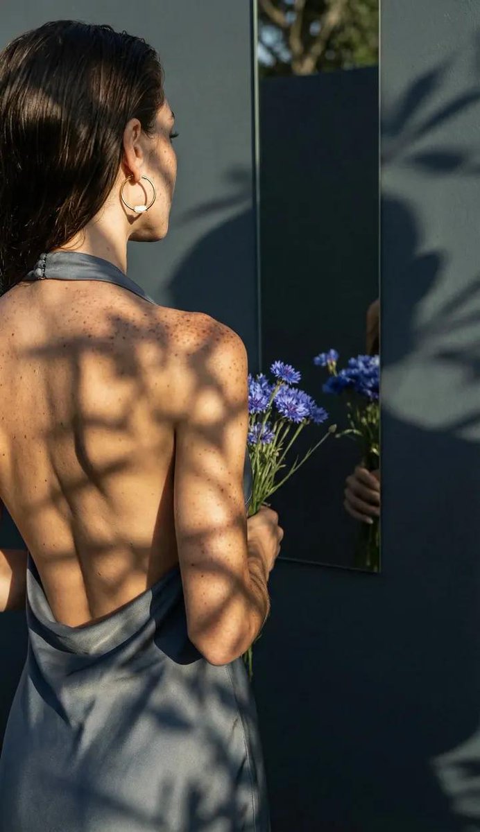 AI Prompt for Realistic Fashion Portrait with Light and Shadow