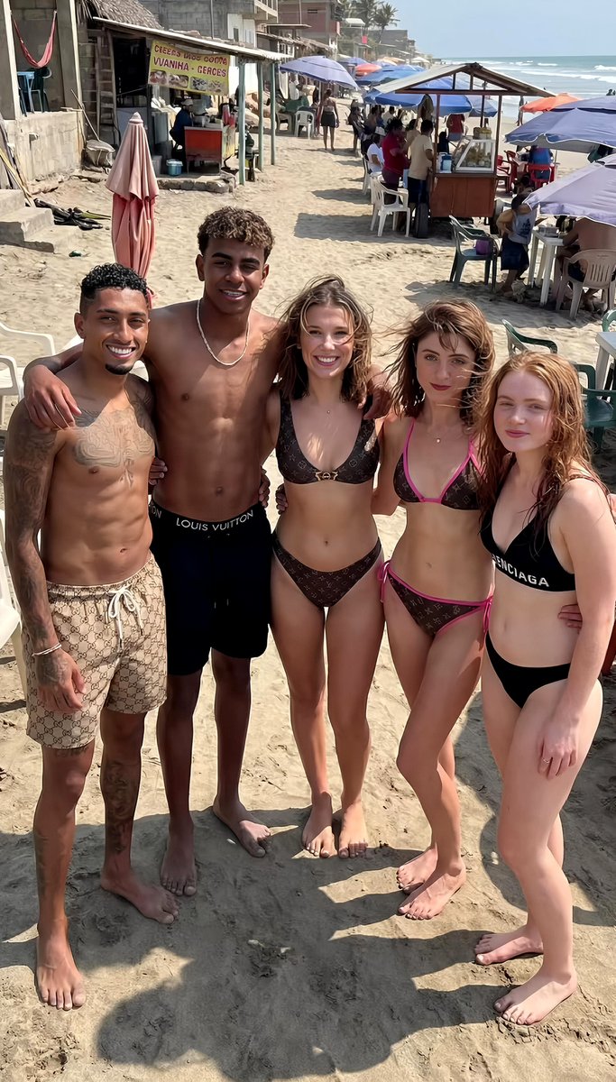 AI Prompt for Tropical Beach Group Photo with Celebrity Influencers