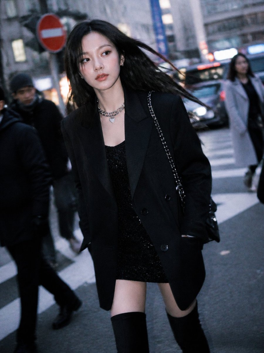 AI Prompt for Upscale Urban Fashion Editorial Photography