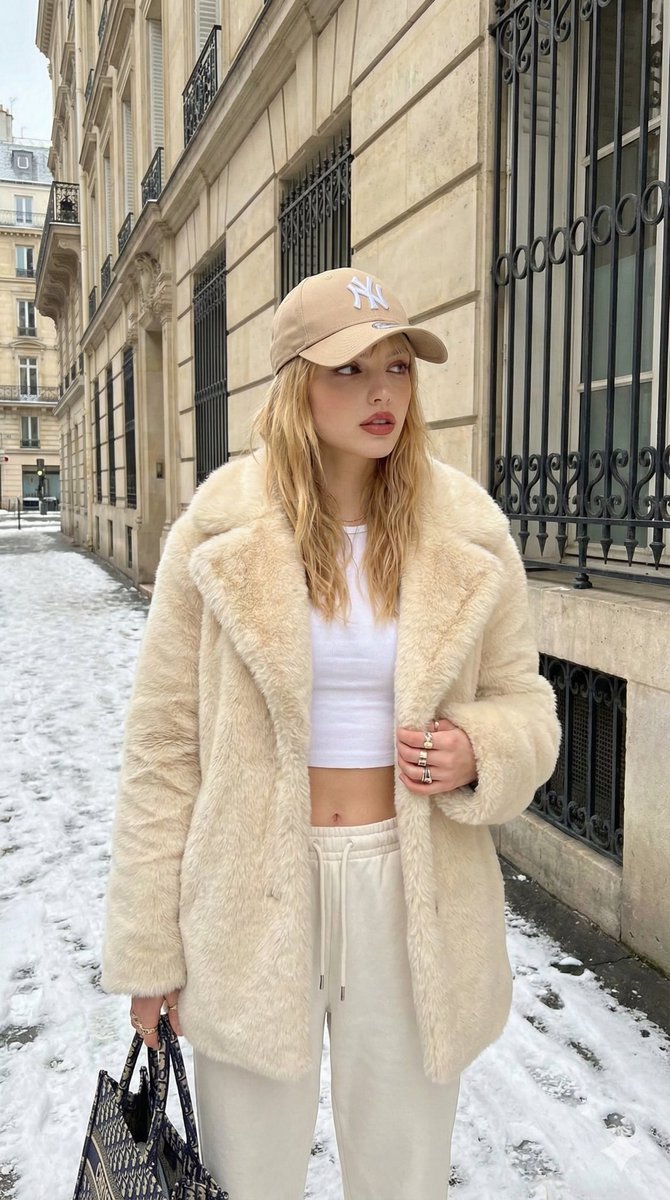 AI Prompt for Urban Street Style Fashion Photography