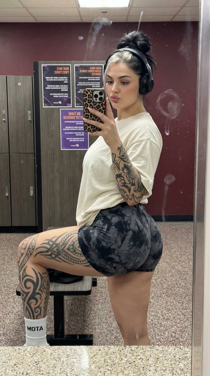 AI Prompt for Post-Workout Selfie of Athletic Women with Tattoos