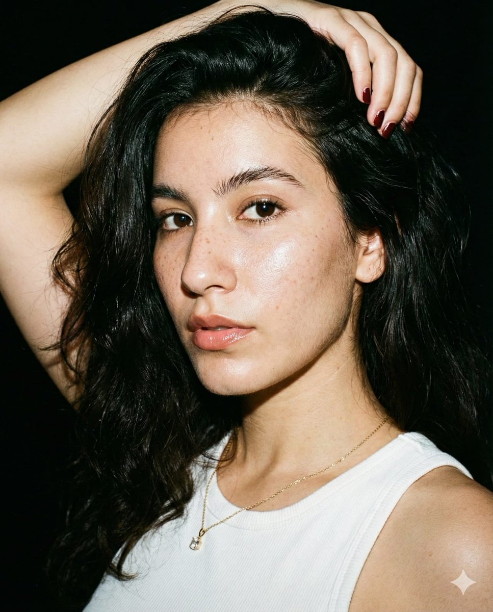 AI Prompt for Ultra-Realistic Portrait Generation with Paparazzi Flash Style
