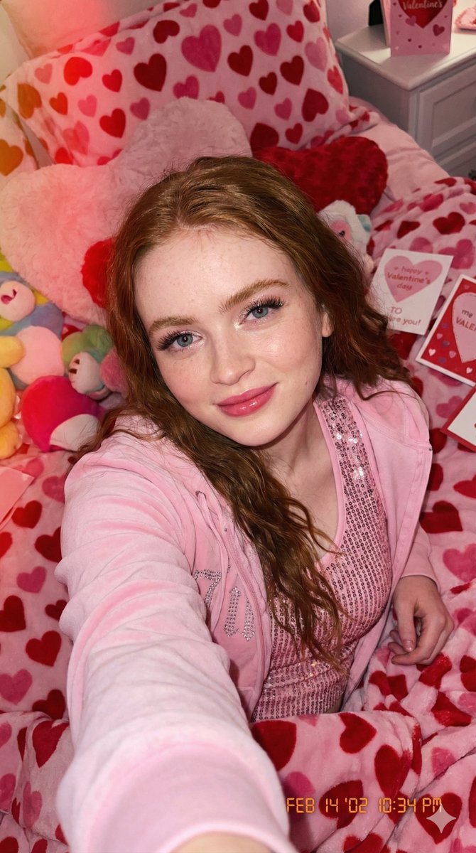 AI Prompt for Y2K Flash Photo Effect with Realistic Facial Fidelity