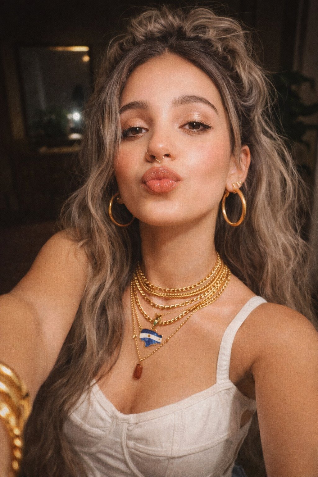 Y2K Glamour Selfie with Gold Jewelry & Messy Waves