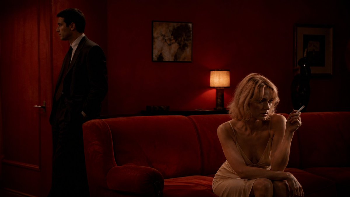 AI Prompt for a Noir-Inspired Lounge Scene with Anonymized Figures