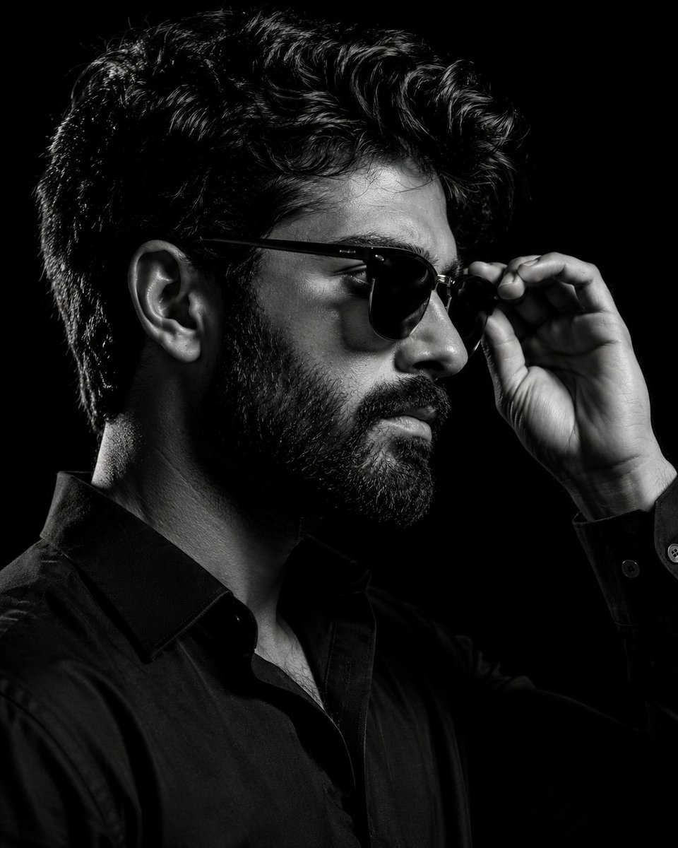 AI Prompt for Luxury Dark Silhouette Portrait Photography