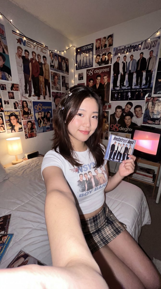 AI Prompt for 90s K-Pop Influencer Selfie with Retro Bedroom