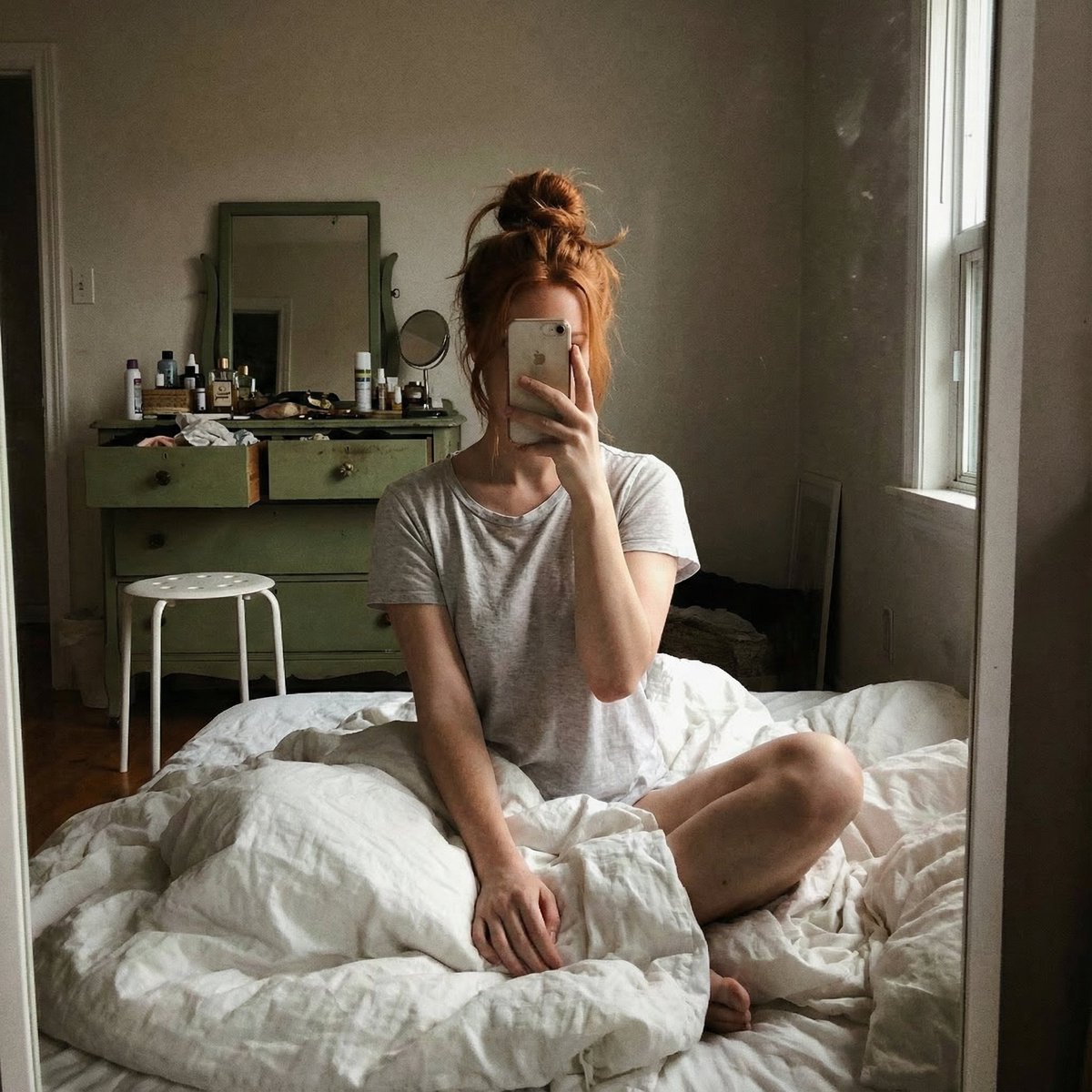 AI Prompt for Boho Bedroom Selfie with Vintage Style