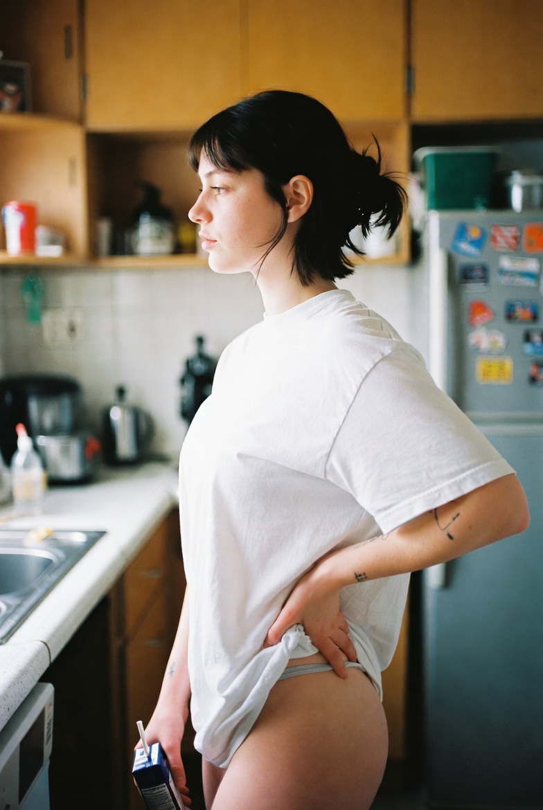 AI Prompt for Candid Home Life Photography