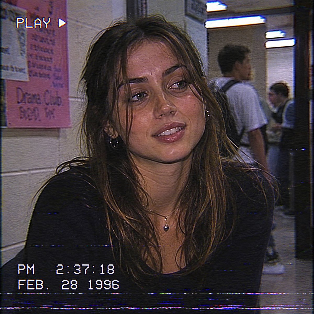 AI Prompt for Creating High School Nostalgic Portraits in VHS Style