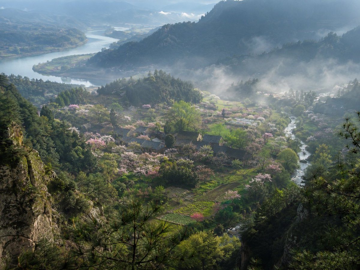 AI Prompt for Creating Realistic Chinese Landscape Photography