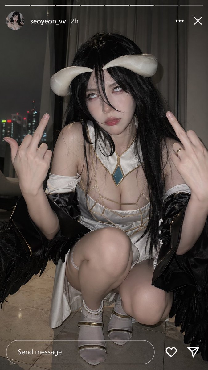 AI Prompt for Creating Rebellious Instagram-Style Cosplay Photos