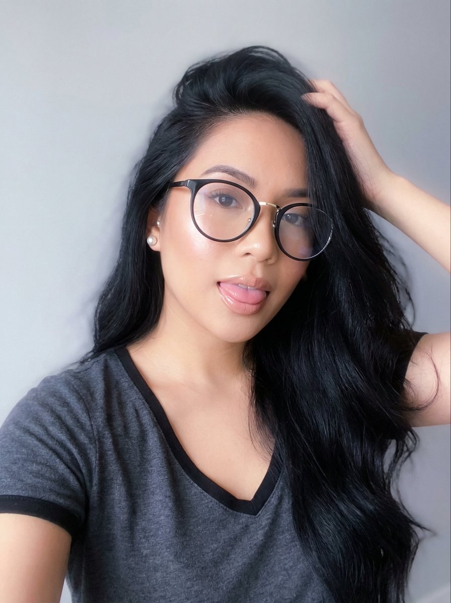 AI Prompt for Dreamy Ethereal Selfie Portrait with Angelic Influencer Aesthetic