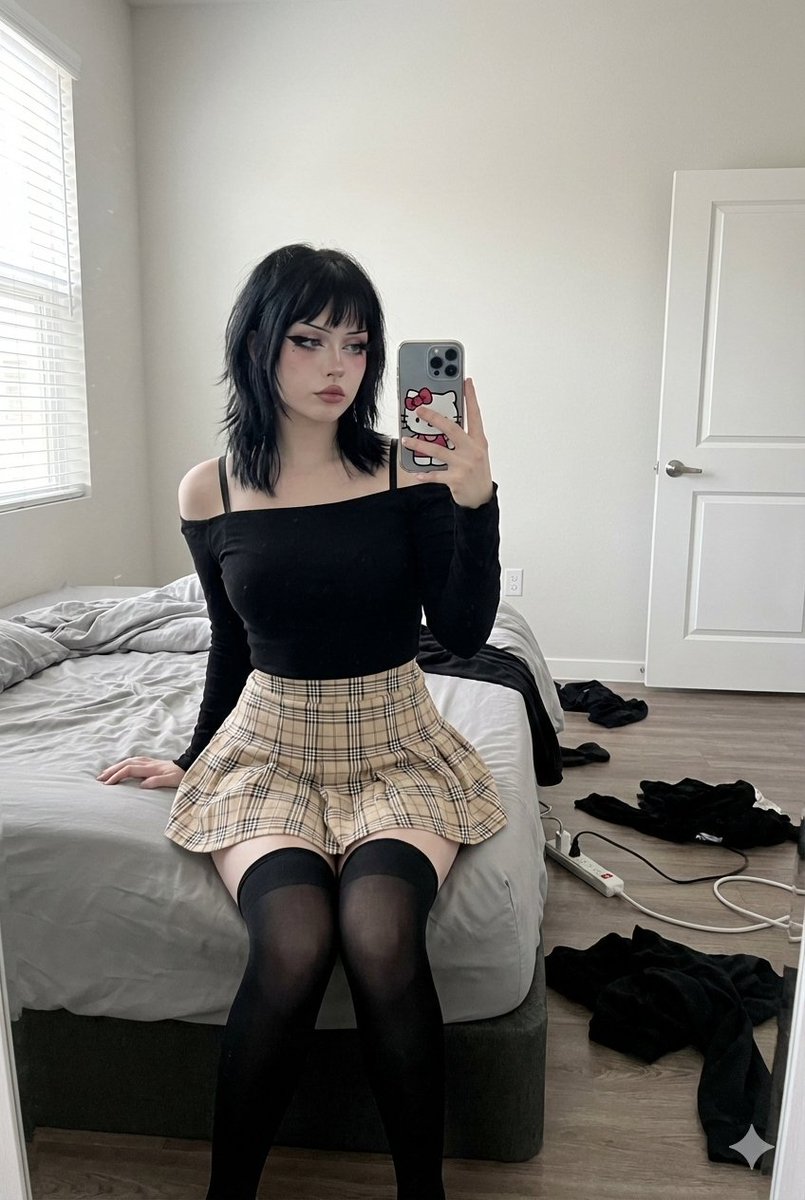 AI Prompt for E-Girl Selfie with Deep Depth of Field