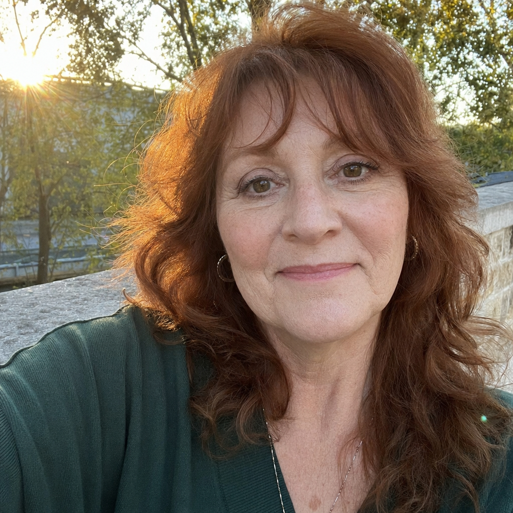 AI Prompt for Golden Hour Selfie with Authentic Lighting