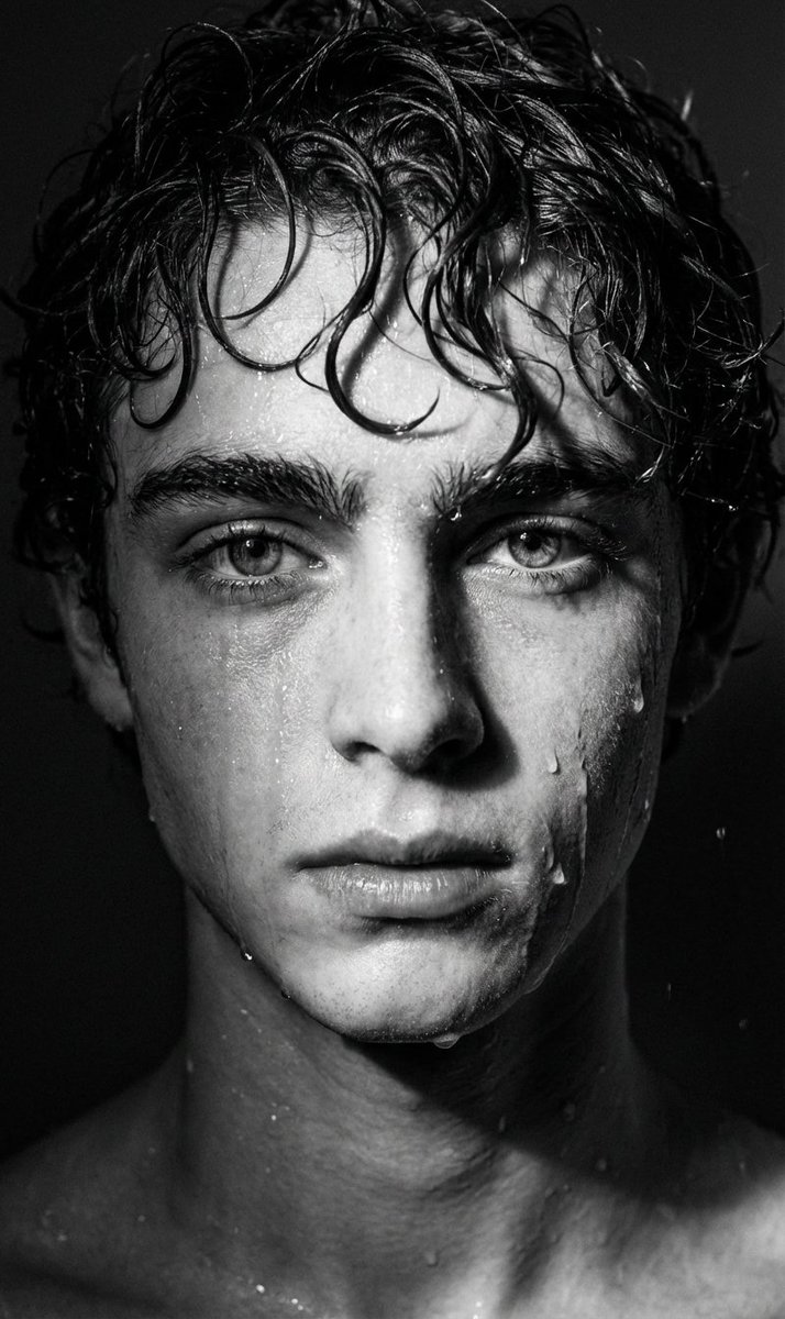 AI Prompt for High-Contrast Black and White Portrait with Wet Effect
